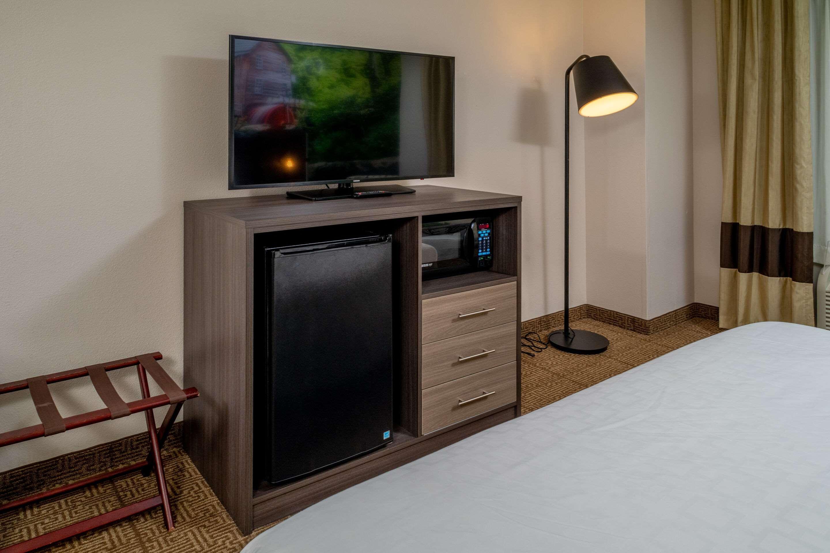Clarion Pointe Beckley Hotel Bagian luar foto
