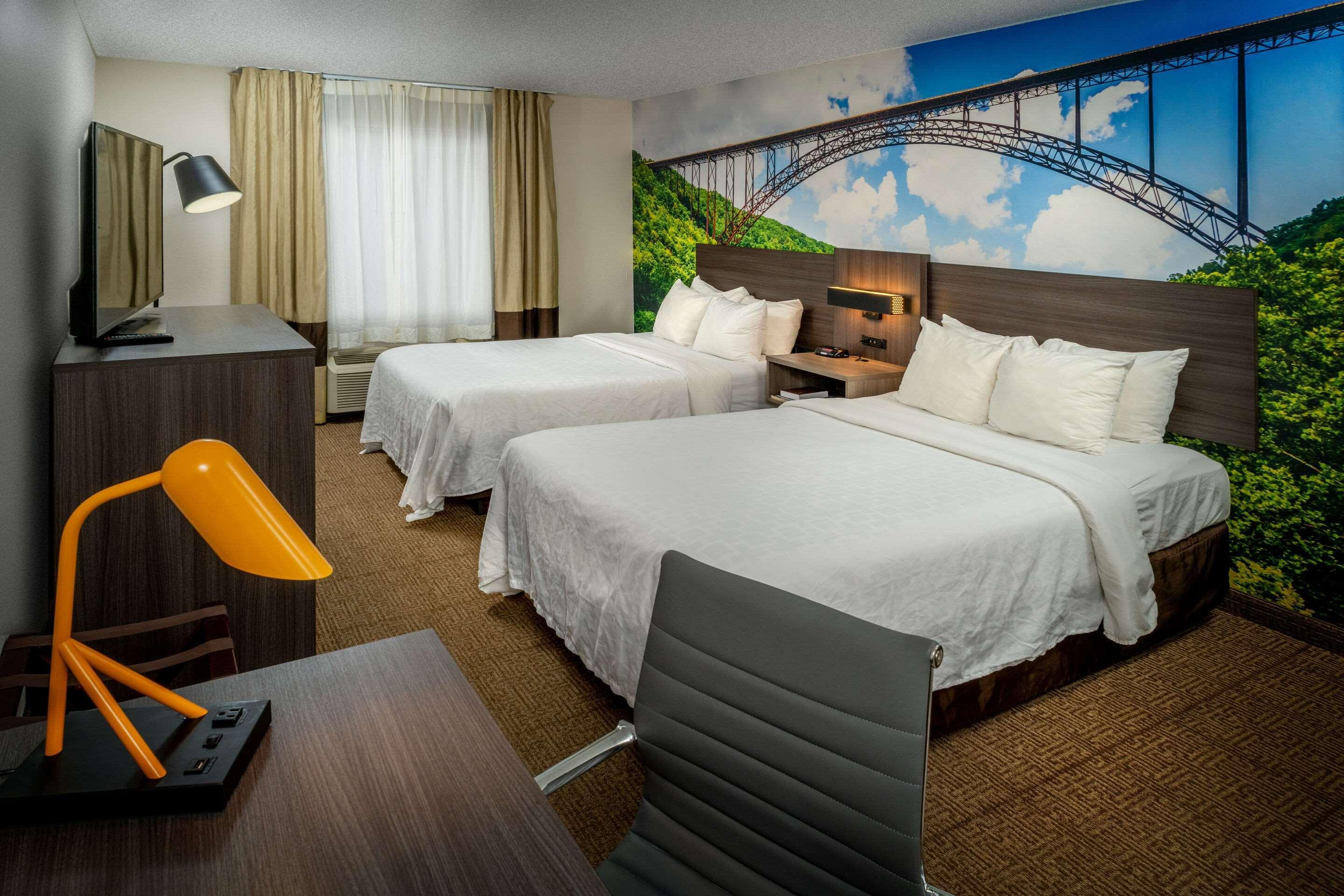 Clarion Pointe Beckley Hotel Bagian luar foto