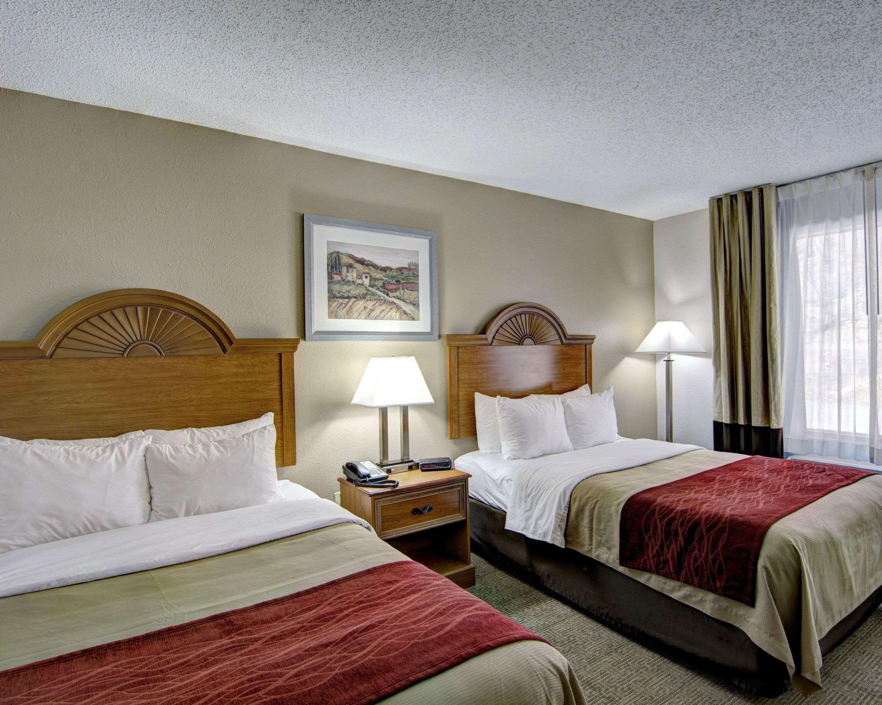 Clarion Pointe Beckley Hotel Bagian luar foto
