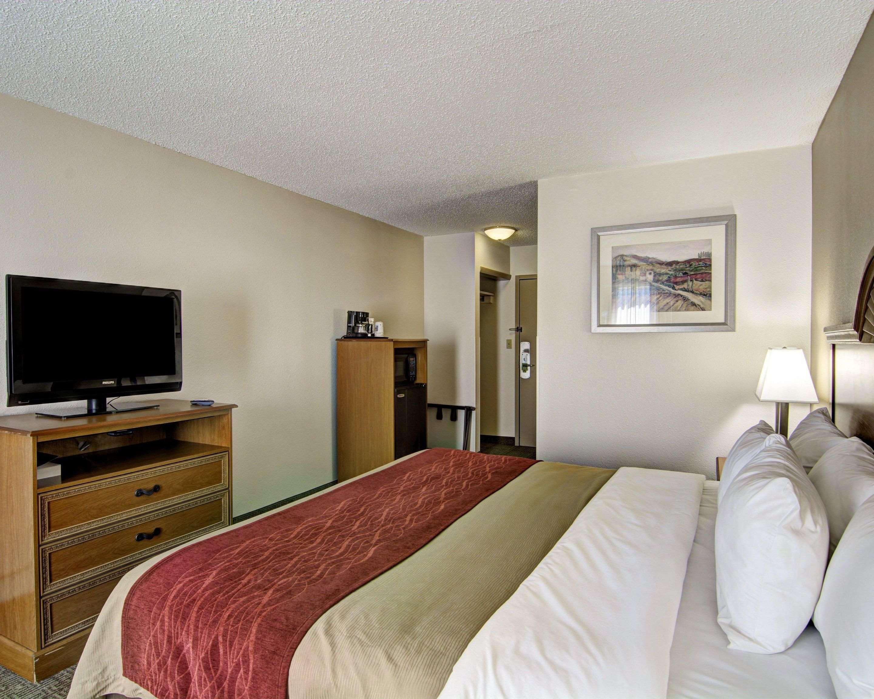 Clarion Pointe Beckley Hotel Bagian luar foto