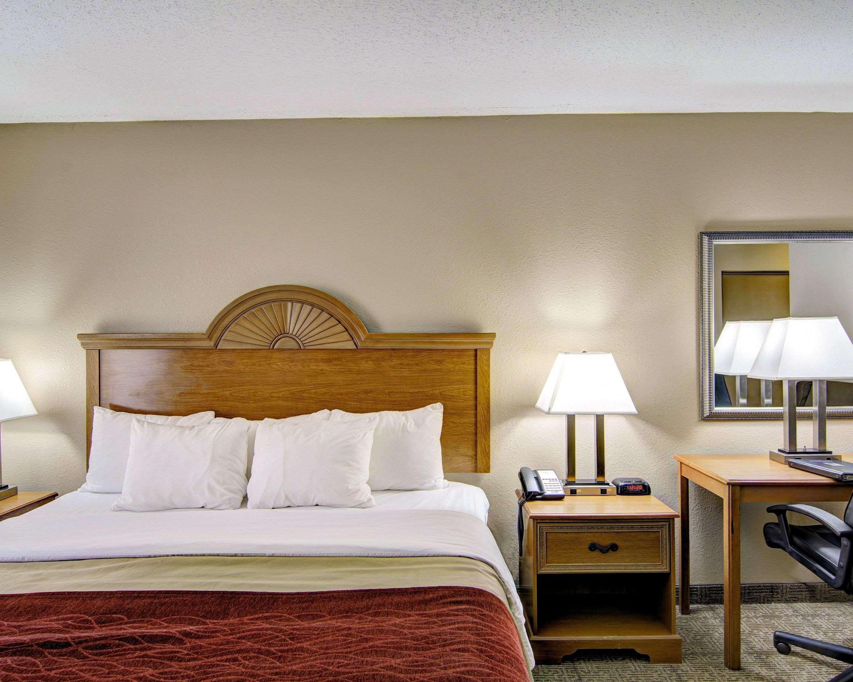 Clarion Pointe Beckley Hotel Bagian luar foto