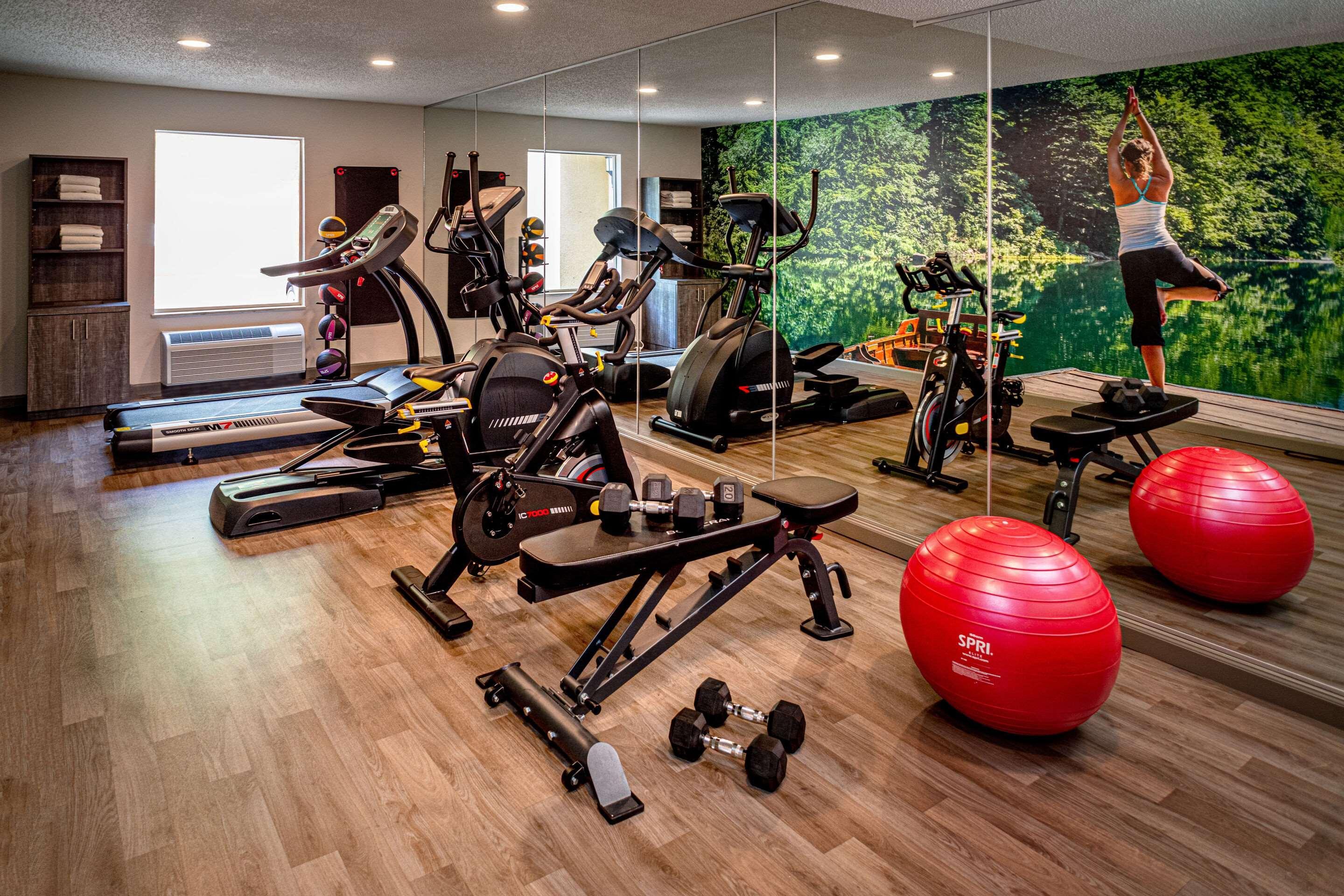 Clarion Pointe Beckley Hotel Bagian luar foto