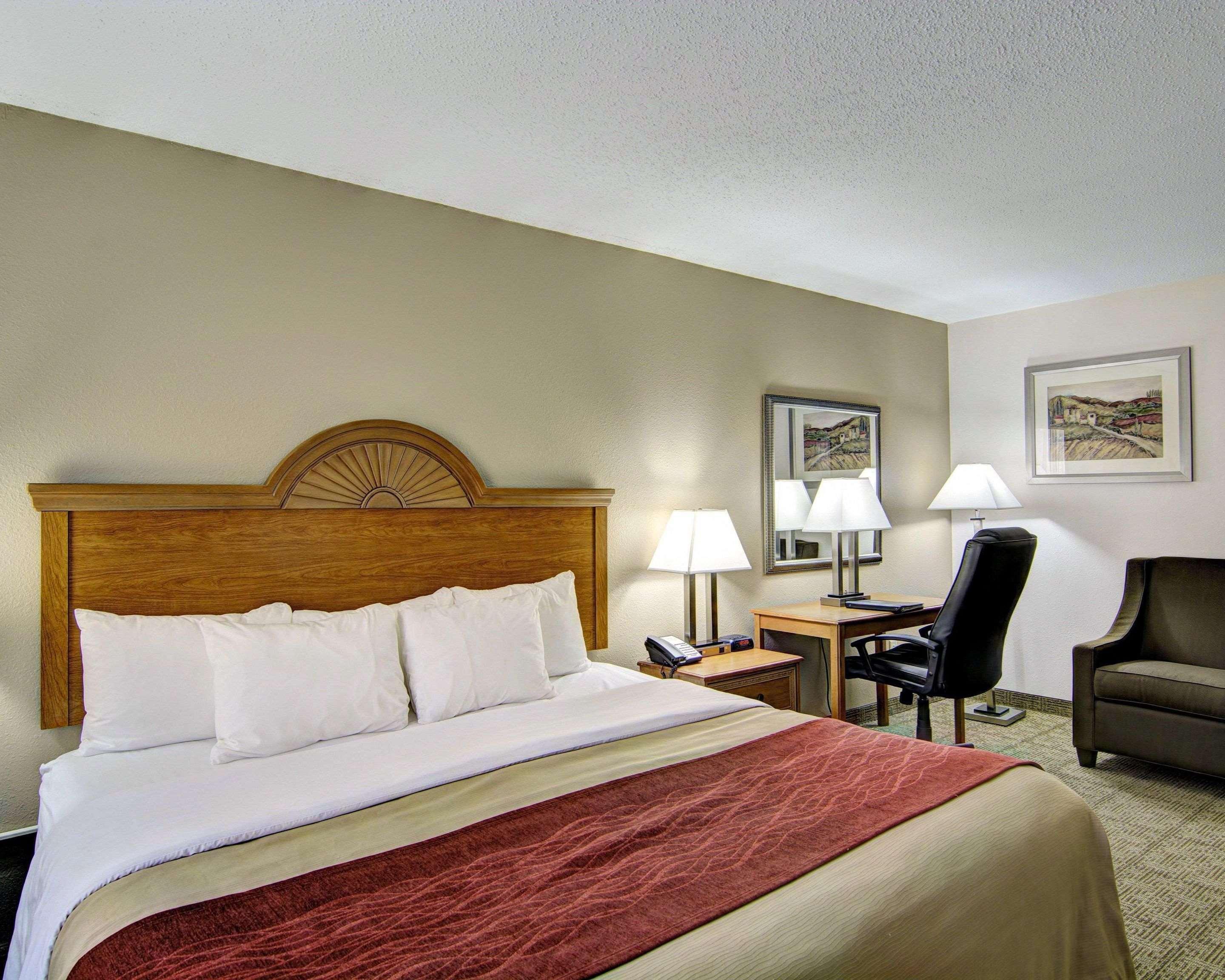 Clarion Pointe Beckley Hotel Bagian luar foto