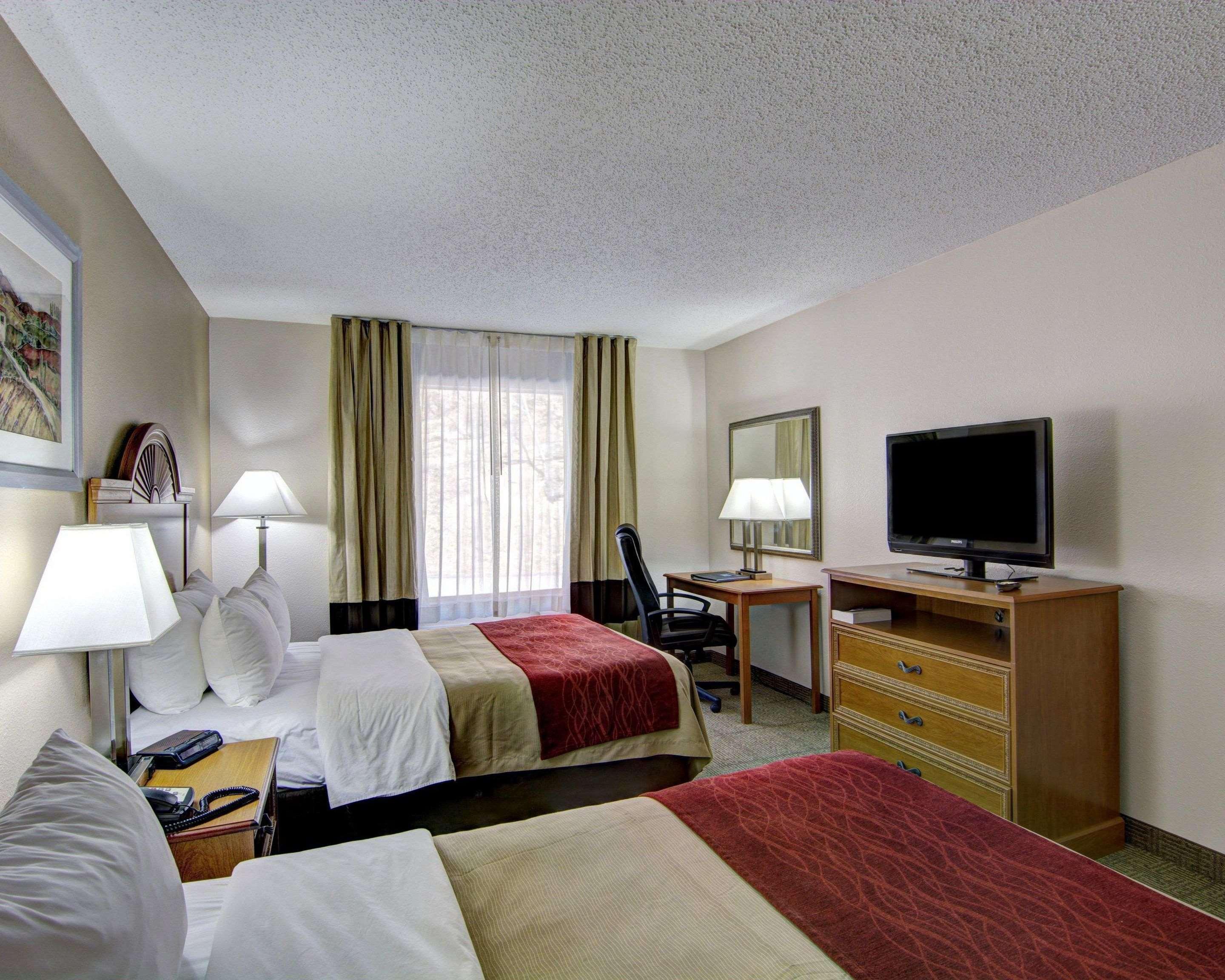 Clarion Pointe Beckley Hotel Bagian luar foto
