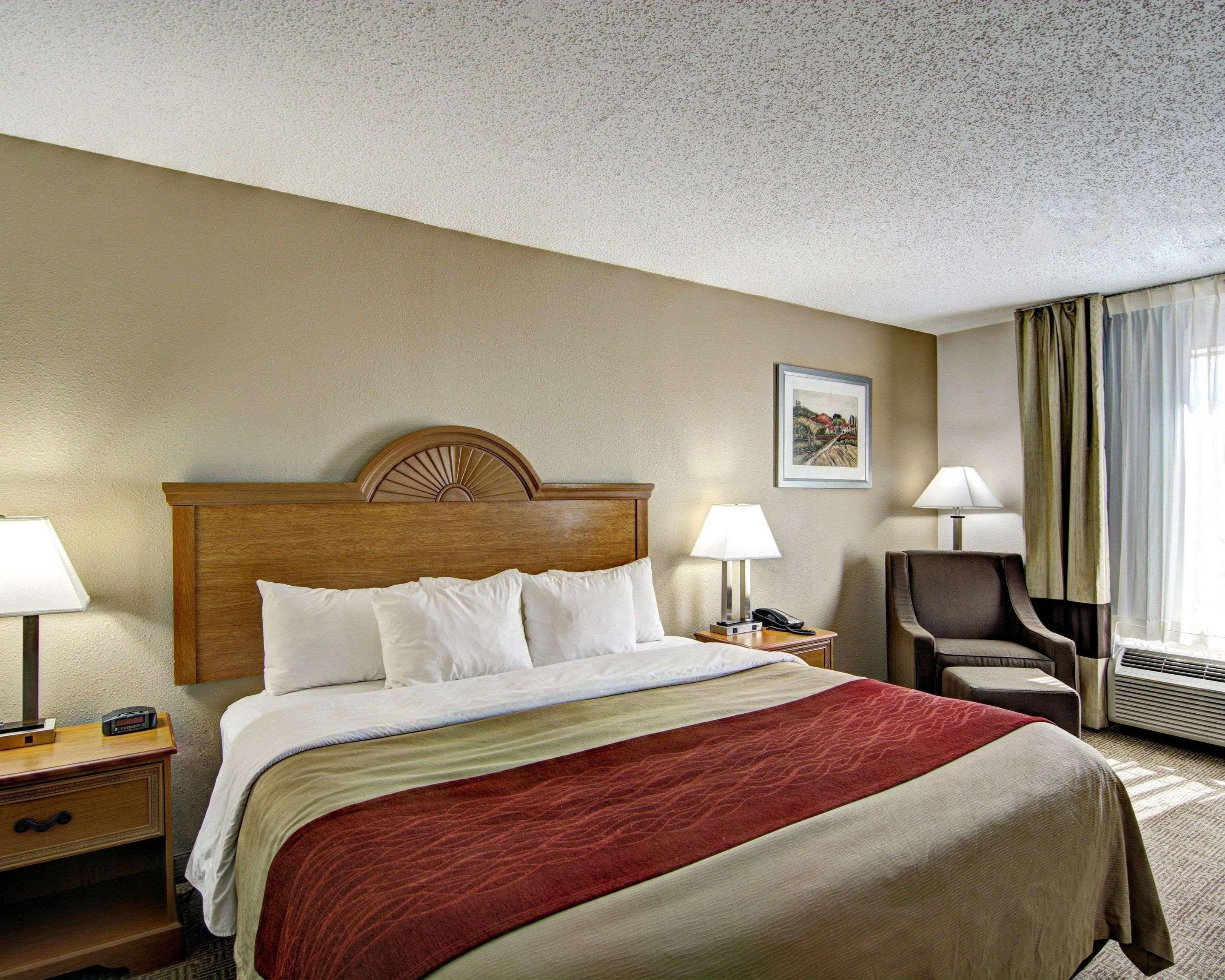 Clarion Pointe Beckley Hotel Bagian luar foto