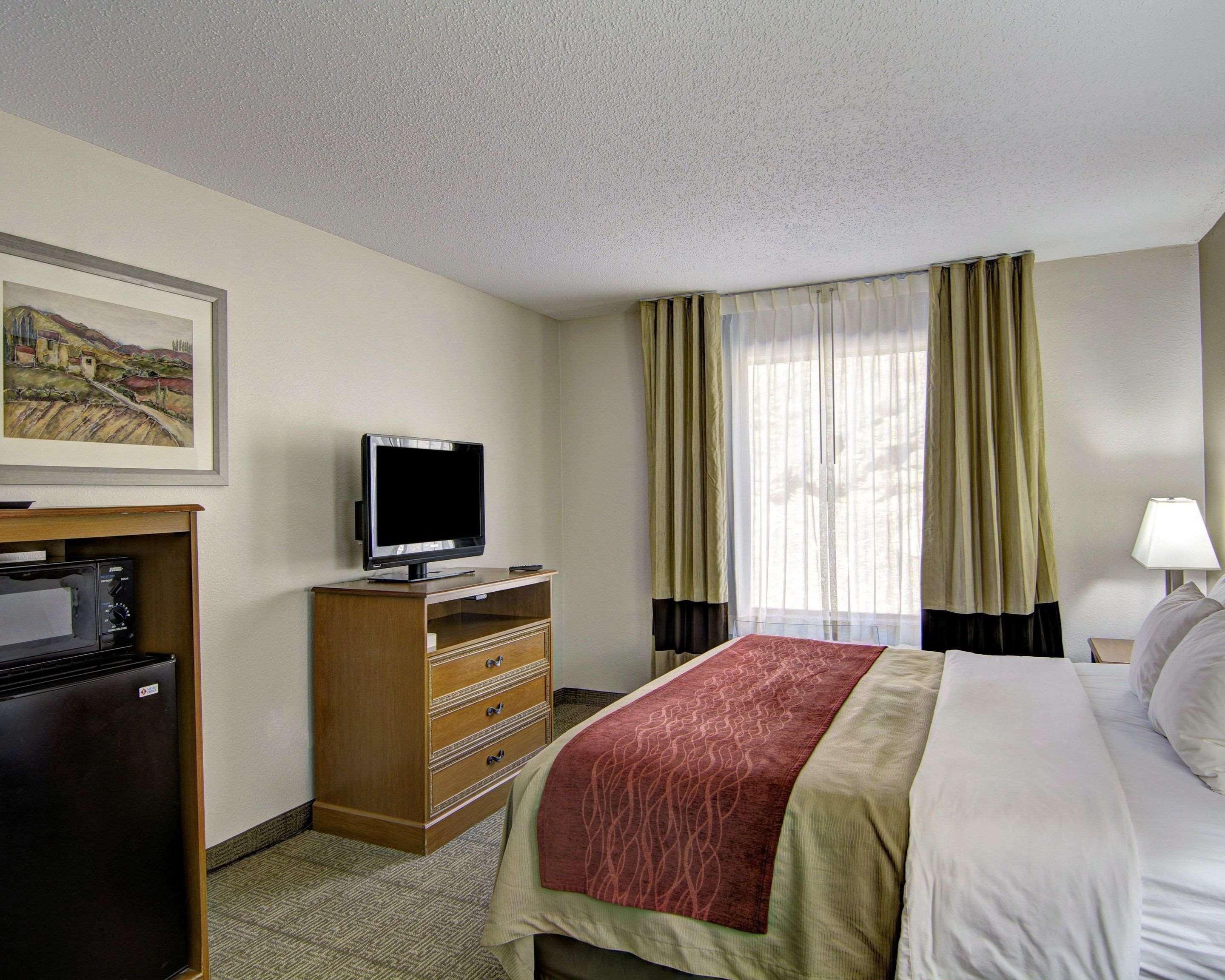 Clarion Pointe Beckley Hotel Bagian luar foto