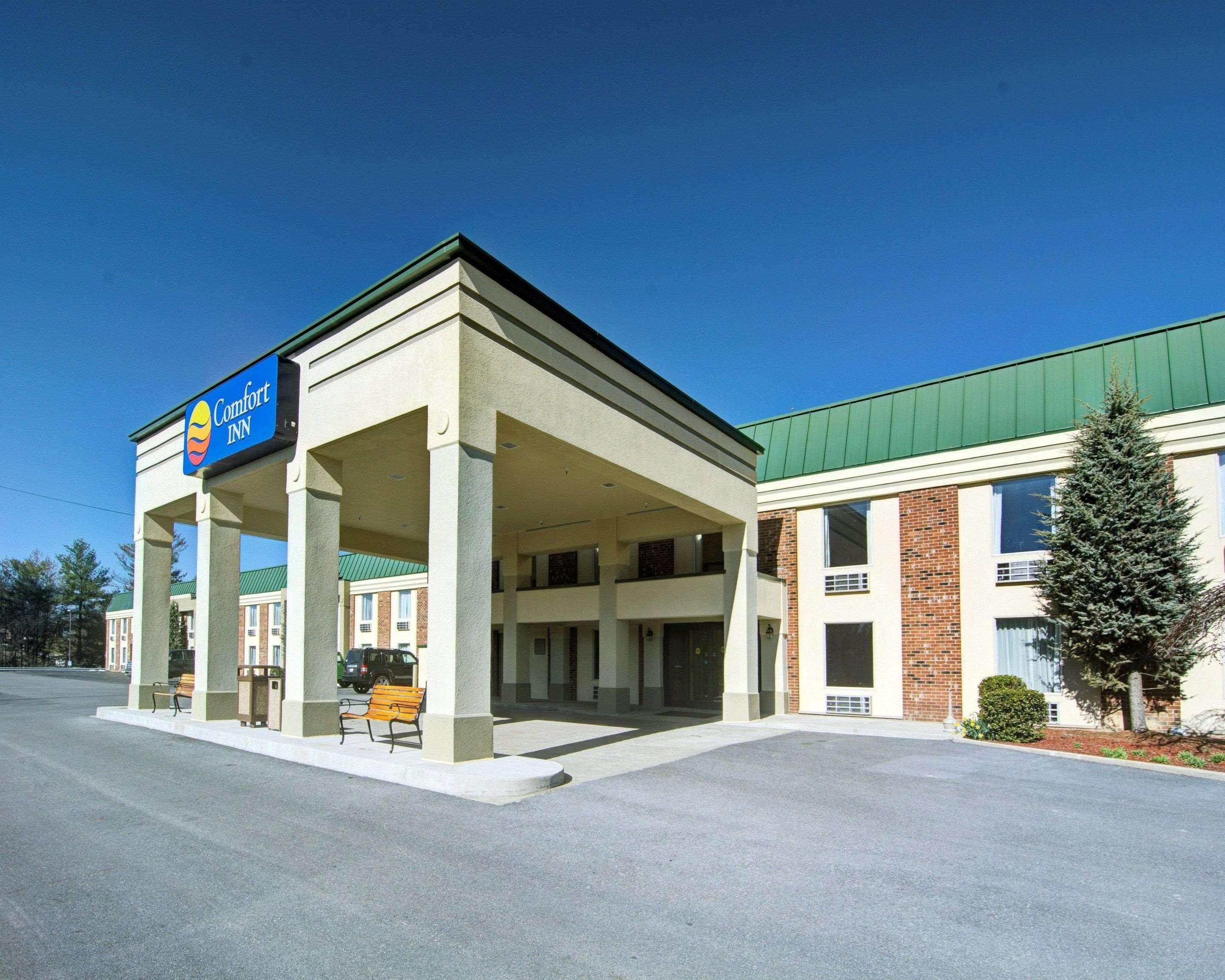 Clarion Pointe Beckley Hotel Bagian luar foto
