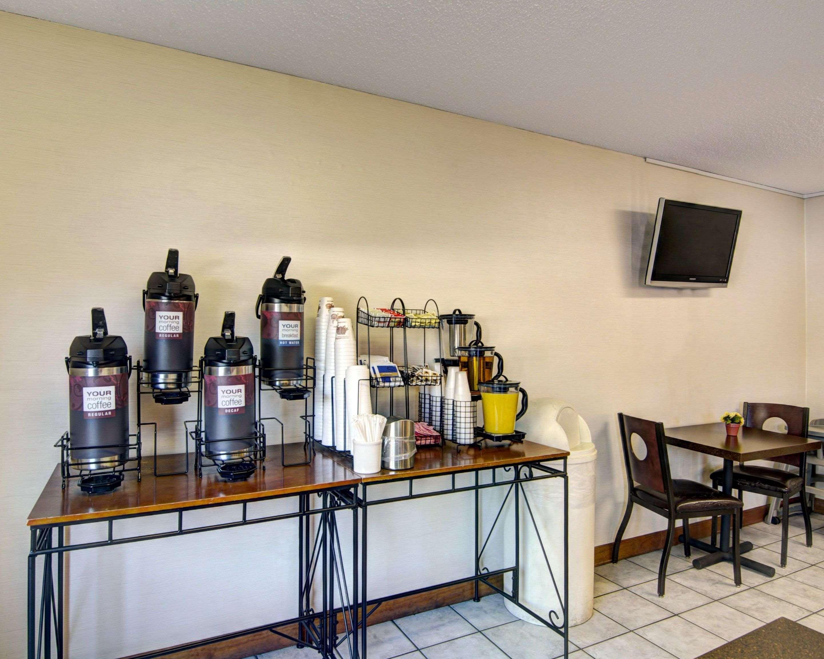Clarion Pointe Beckley Hotel Bagian luar foto