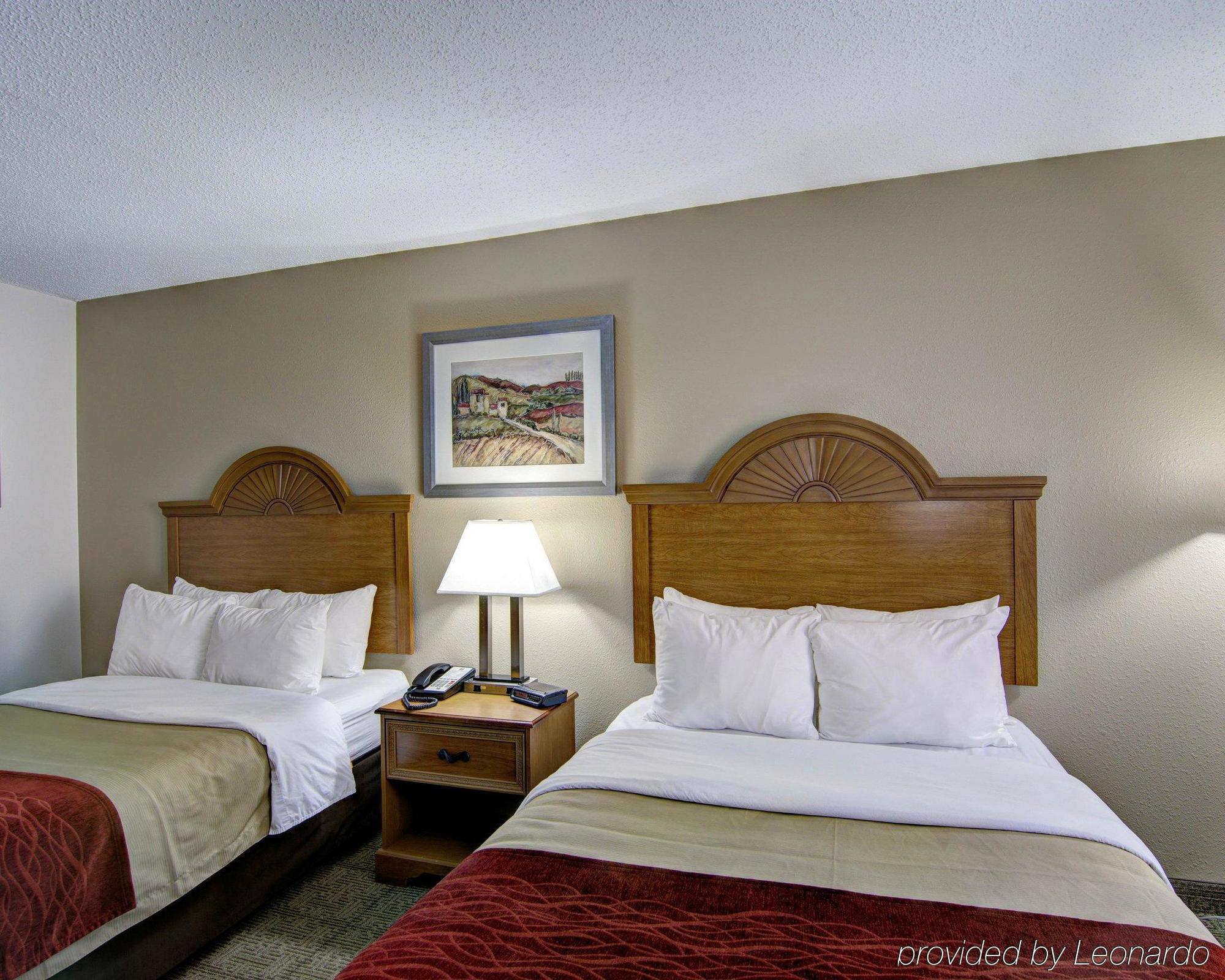 Clarion Pointe Beckley Hotel Bagian luar foto