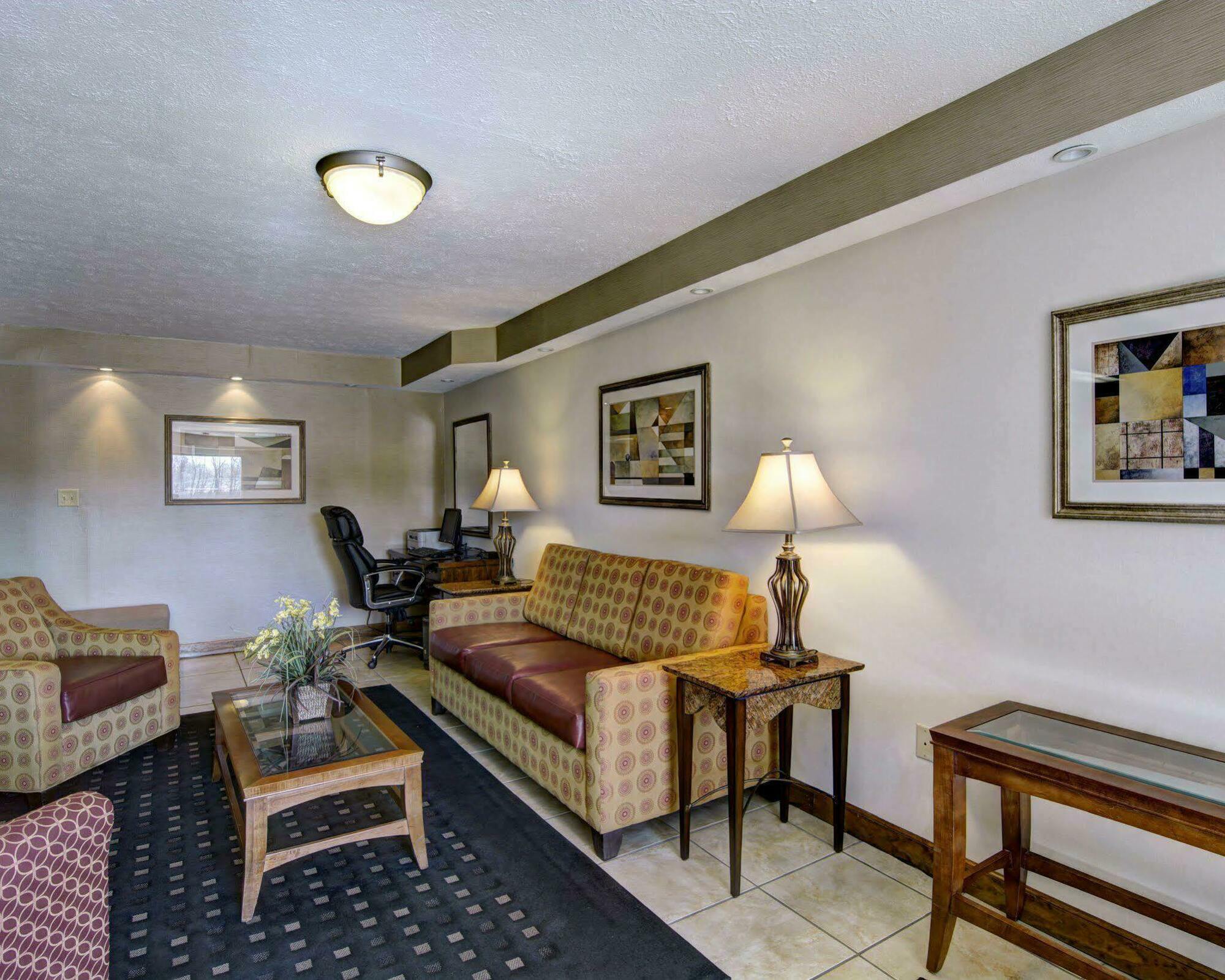 Clarion Pointe Beckley Hotel Bagian luar foto